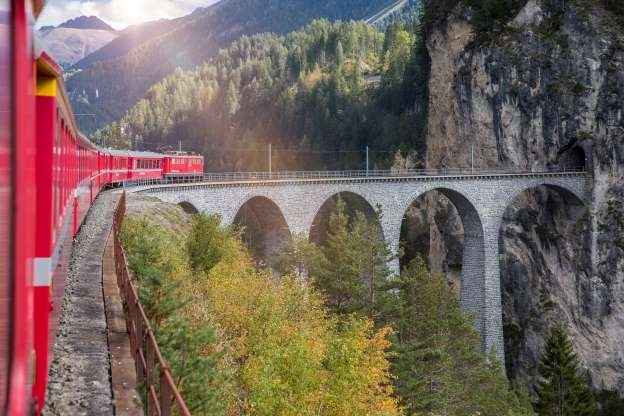 İSVİÇRE  İTALYA  BERNİNA TRENİ